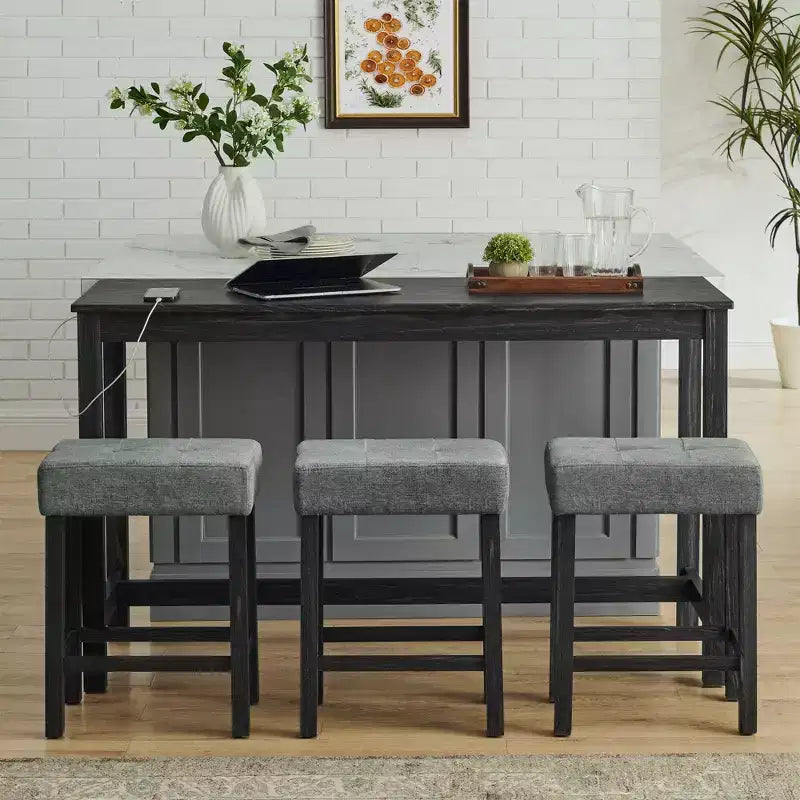 Ensemble de table à manger et de tabourets de bar Okak 4 pièces de style ferme pour cuisine, salle à manger, ensemble de table de petit-déjeuner en bois massif avec prise de courant
