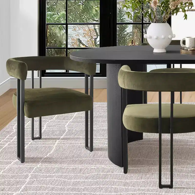 Ensemble de salle à manger 7 pièces avec chaises en velours, table ovale noire moderne et fauteuils rembourrés avec pieds en métal pour salle à manger - Panipeachy