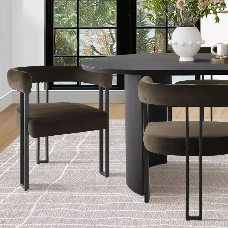 Ensemble de salle à manger 7 pièces avec chaises en velours, table ovale noire moderne et fauteuils rembourrés avec pieds en métal pour salle à manger - Panipeachy