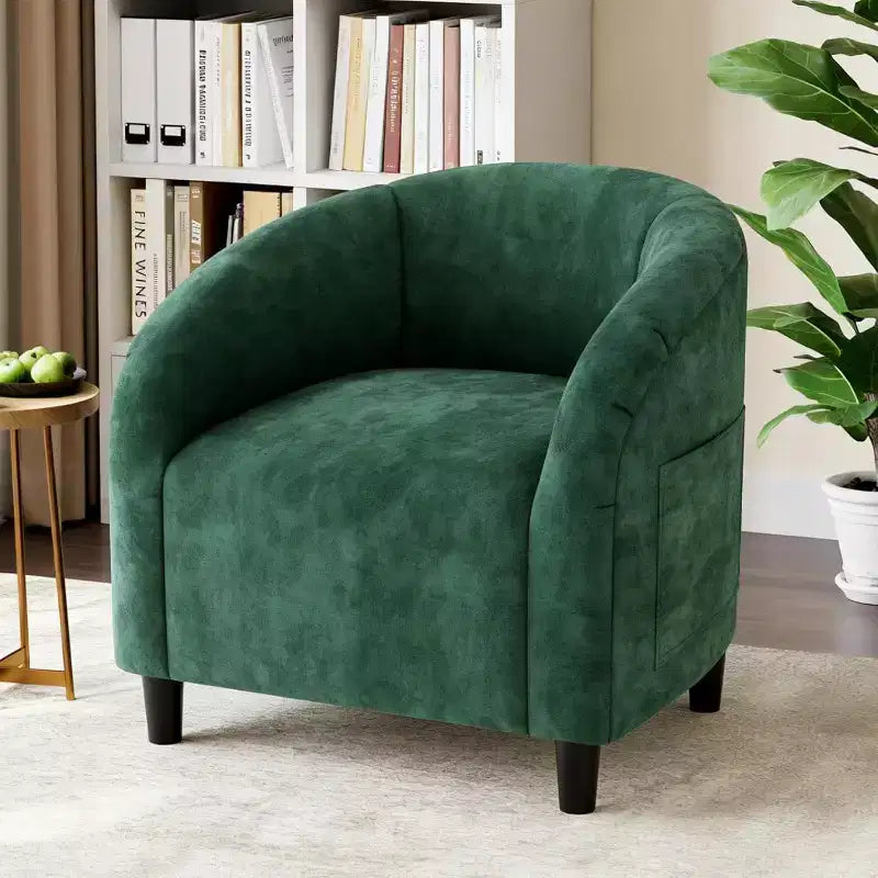 Fauteuil club 28 en velours avec dossier en U, accoudoirs incurvés et assise rembourrée douce pour salon et chambre