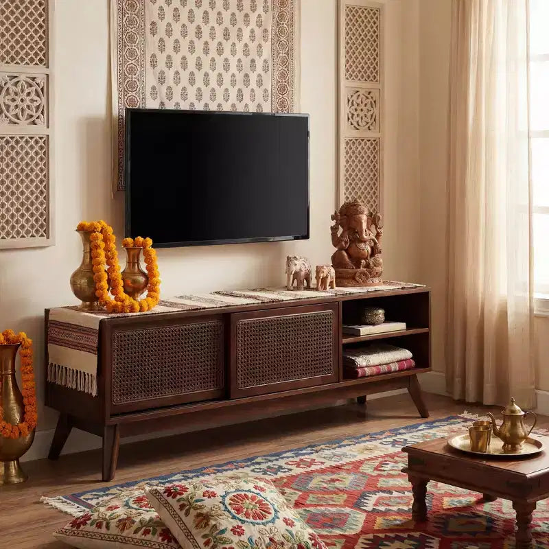 Meuble TV en rotin de style moderne du milieu du siècle de 150 cm pour téléviseurs de 65 pouces avec pieds en bois massif et portes en rotin - Bois foncé