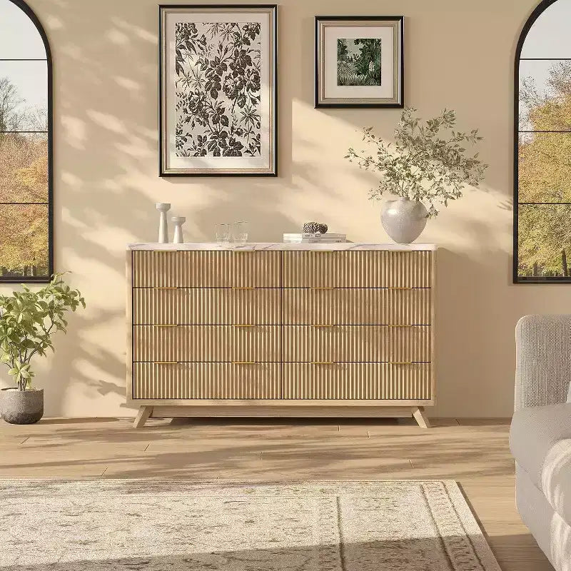 Commode moderne en bois cannelé à 8 tiroirs, design incurvé et poignées, meuble de rangement pour vêtements, meuble TV pour chambre à coucher ou couloir