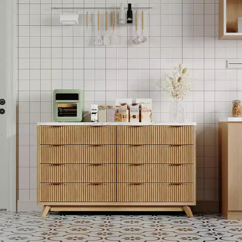 Commode moderne en bois cannelé à 8 tiroirs, design incurvé et poignées, meuble de rangement pour vêtements, meuble TV pour chambre à coucher ou couloir
