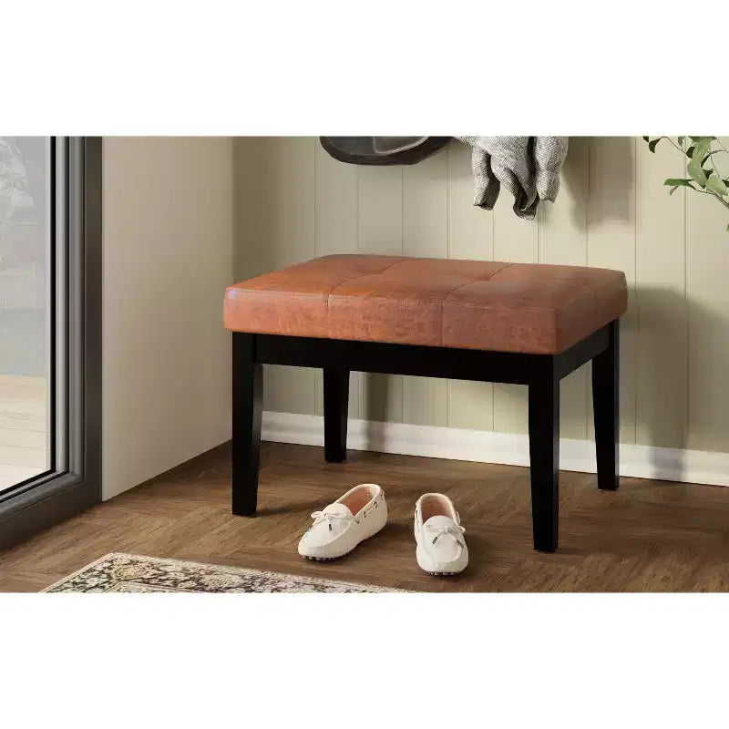 Banc ottoman rectangulaire contemporain de 66 cm de large en similicuir vegan marron selle vieilli