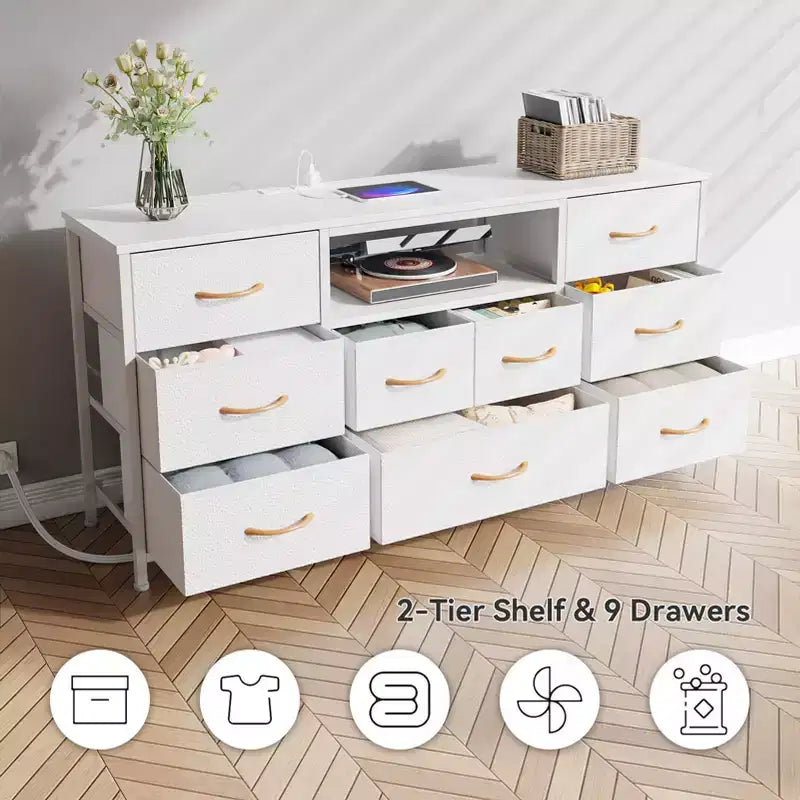 Commode Blanche à 9 Tiroirs Meuble TV pour Téléviseur de 65 Pouces avec Station de Recharge Lumières LED Console Multimédia Unité de Rangement de Chambre à Coucher de 55 Pouces de Large