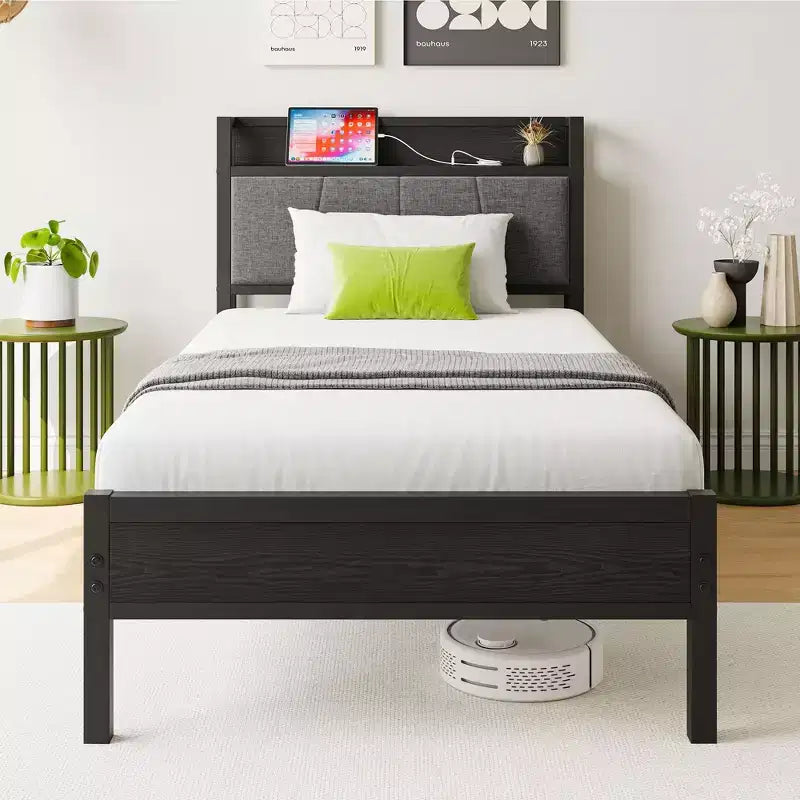 Cadre de lit double avec tête de lit de rangement et station de recharge, pas besoin de sommier tapissier pour chambre à coucher