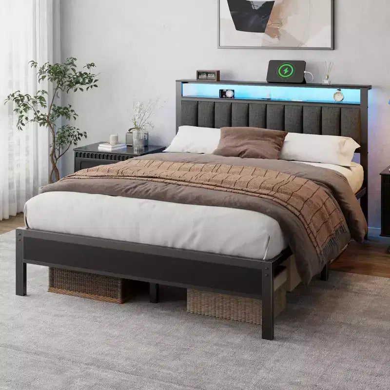 Lit queen size gris avec lumières LED, station de charge, tête de lit bibliothèque de rangement, lit plateforme rembourré, lattes métalliques, pas besoin de sommier.